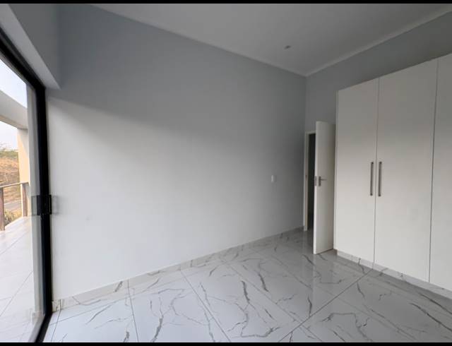 4 BEDROOM FREEHOLD FOR SALE IN TINLEY MANOR